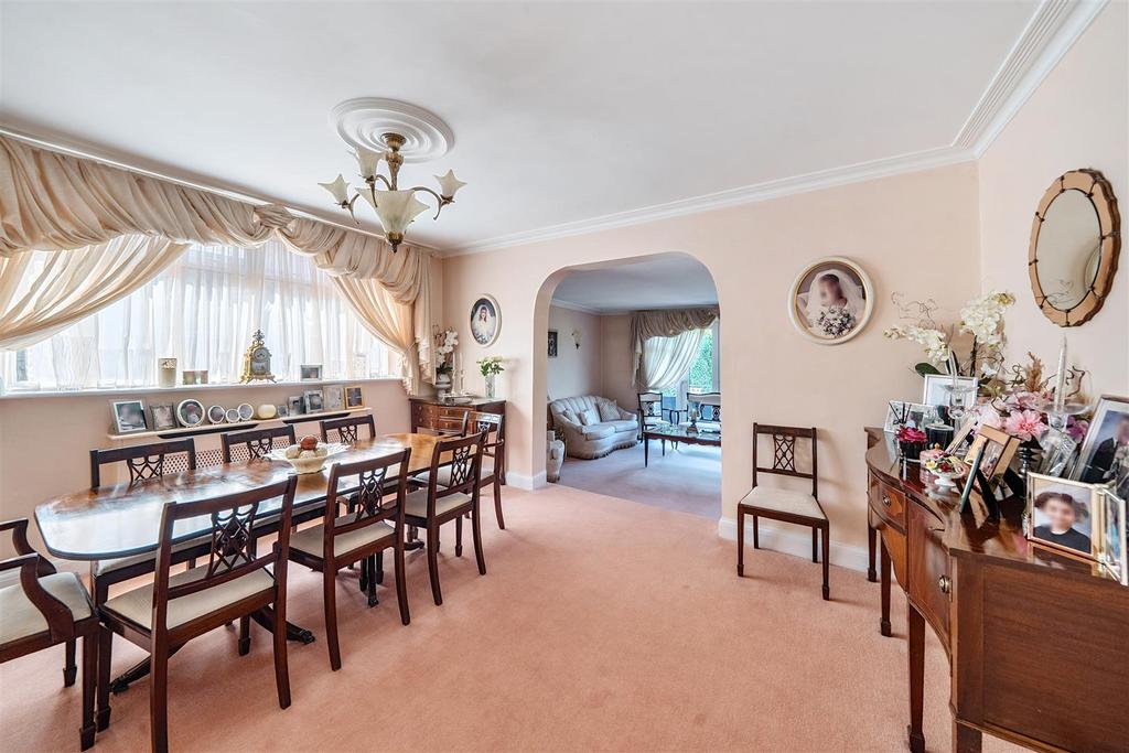 Dining Room: