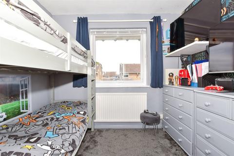 70 Betsham Road, Maidstone, ME15 8TX