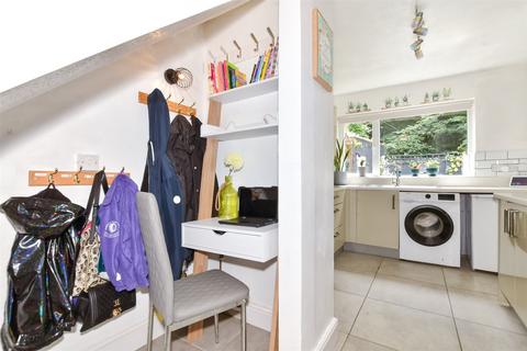 70 Betsham Road, Maidstone, ME15 8TX
