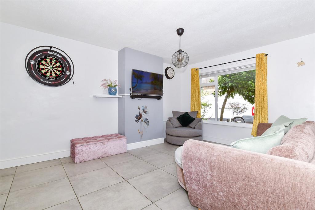 Betsham Road, Maidstone, Kent 3 bed semi-detached house for sale - £335,000