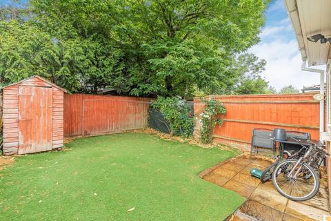 25 Shelburne Drive, Hounslow, TW4 5LA