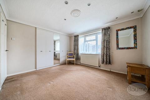11 Grange Close, Guildford, GU2 9QJ