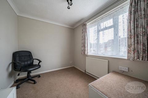 11 Grange Close, Guildford, GU2 9QJ