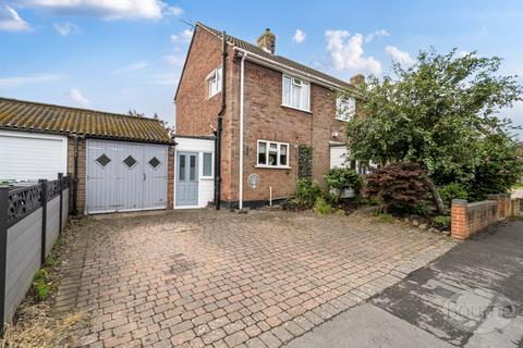 11 Grange Close, Guildford, GU2 9QJ