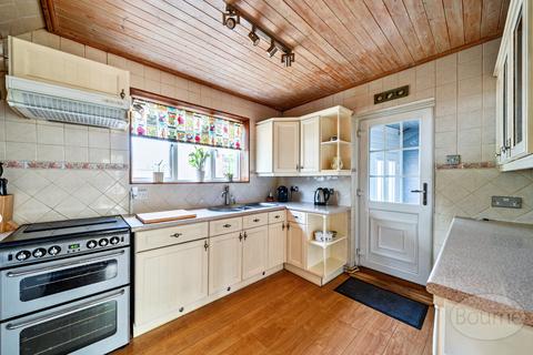 11 Grange Close, Guildford, GU2 9QJ