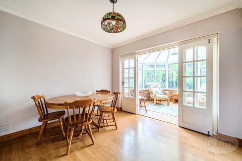 11 Grange Close, Guildford, GU2 9QJ