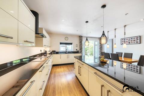 3 bedroom semi-detached house for sale, Village Way, Beckenham, BR3