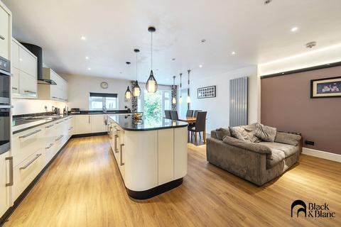 undefined, Village Way, Beckenham, BR3