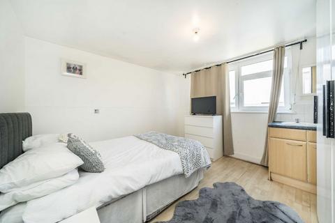 84 Maskell Road, London, SW17 0LE