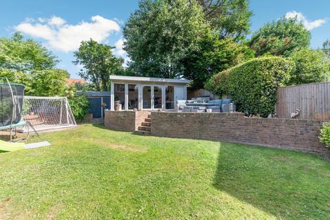 undefined, Walnut Grove, Banstead