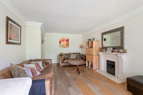 undefined, Walnut Grove, Banstead