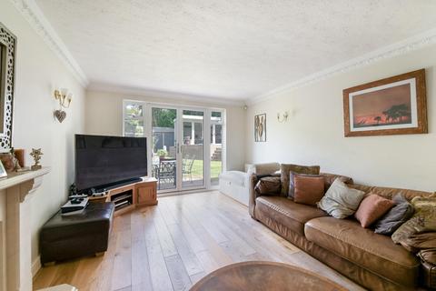 undefined, Walnut Grove, Banstead