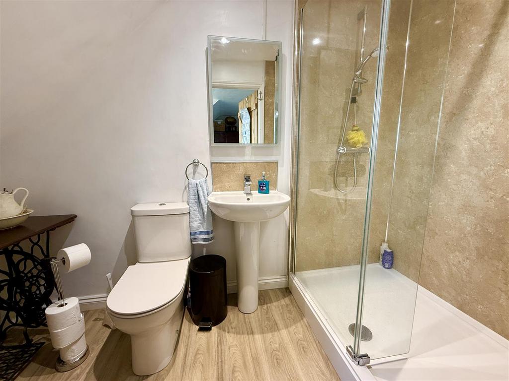 En suite shower room