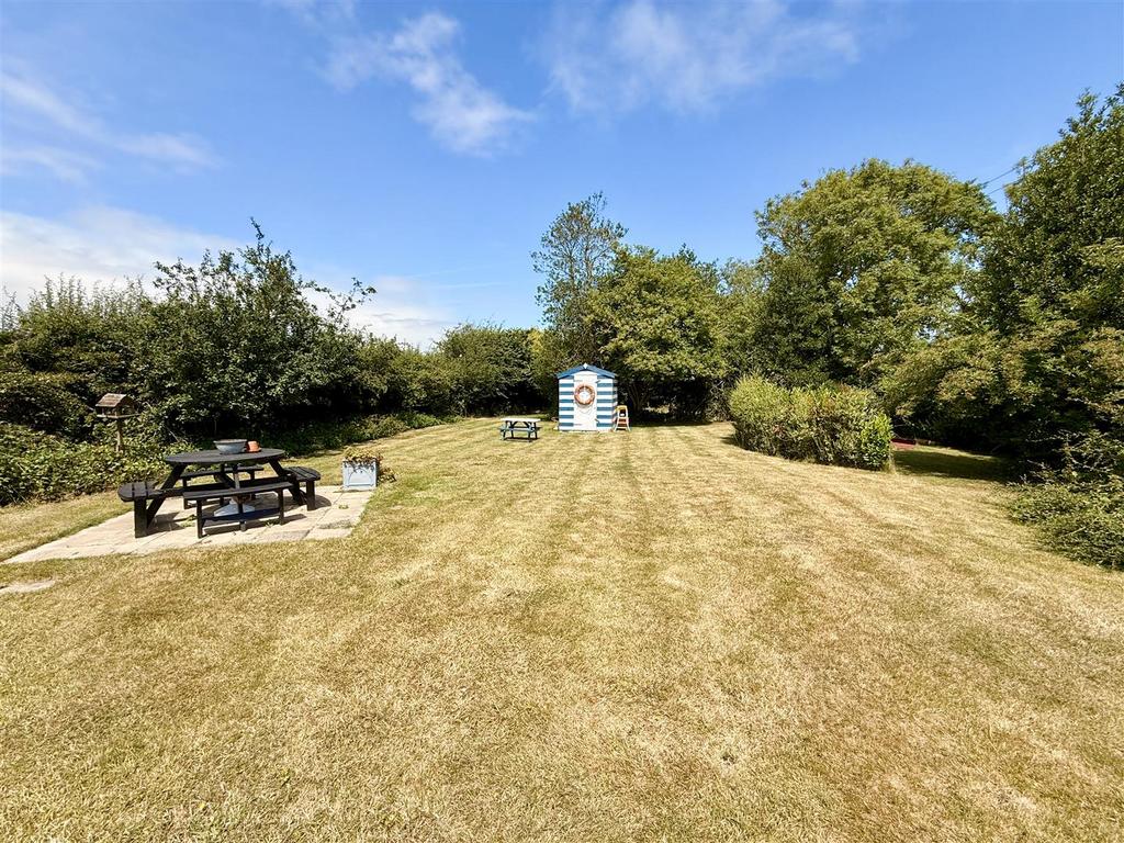 Garden serving the holiday accommodation