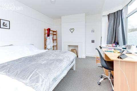 4 bedroom semi-detached house to rent, Lower Bevendean Avenue, East Sussex BN2