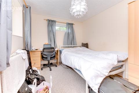 4 bedroom semi-detached house to rent, Lower Bevendean Avenue, East Sussex BN2