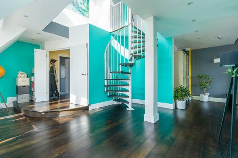 2 bedroom apartment for sale, Empire Square, Islington, London, N7