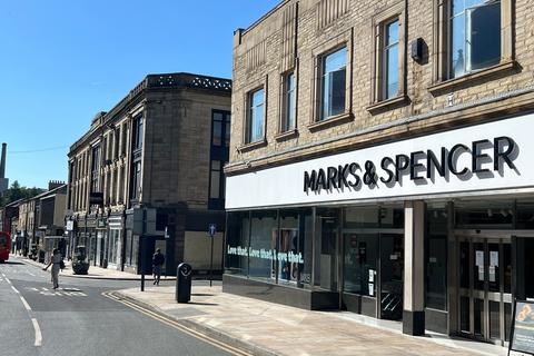 Retail property (high street) to rent, 117 St James St Burnley BB11 1PP