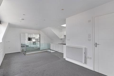 Studio for sale, Kings Place, Buckhurst Hill, IG9