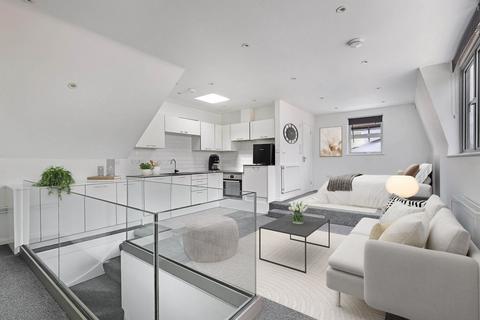 Studio for sale, Kings Place, Buckhurst Hill, IG9