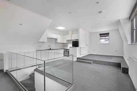 Studio for sale, Kings Place, Buckhurst Hill, IG9