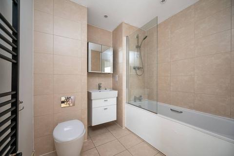 2 bedroom flat for sale, Shearwater Drive, Hendon, London, NW9