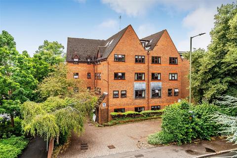 STATION ROAD, LEATHERHEAD, KT22