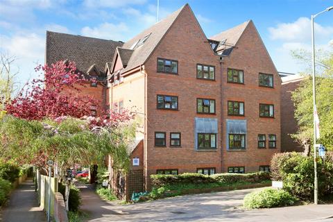 STATION ROAD, LEATHERHEAD, KT22