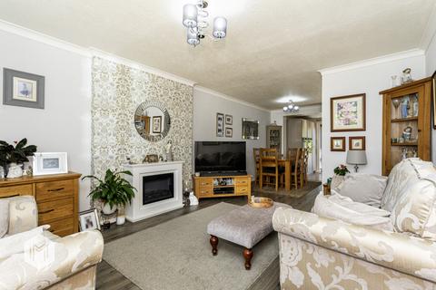 2 Barlow Fold Close, Bury, BL9 9SZ