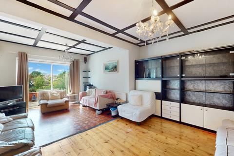 4 bedroom semi-detached bungalow for sale, Lyndhurst Gardens, Pinner HA5