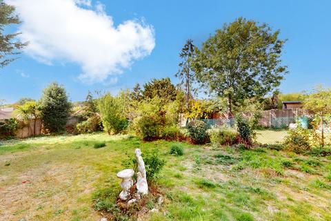 4 bedroom semi-detached bungalow for sale, Lyndhurst Gardens, Pinner HA5