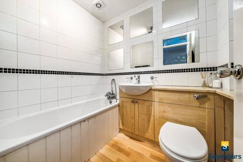 6 Shelton Close, Guildford, GU2 9YW