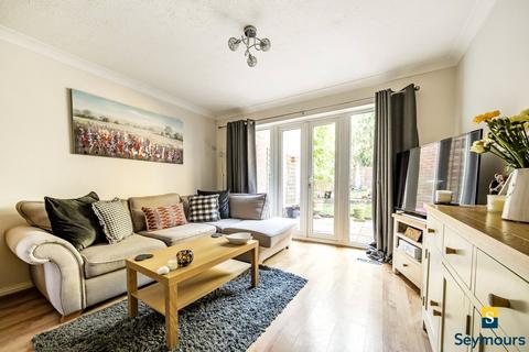 6 Shelton Close, Guildford, GU2 9YW