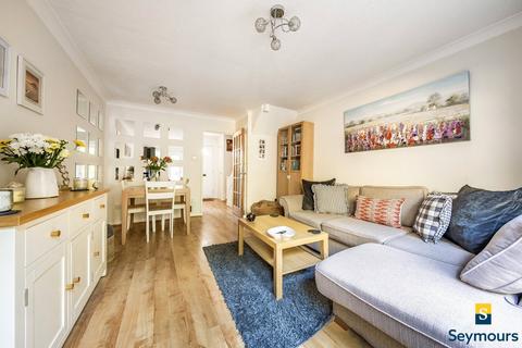 6 Shelton Close, Guildford, GU2 9YW