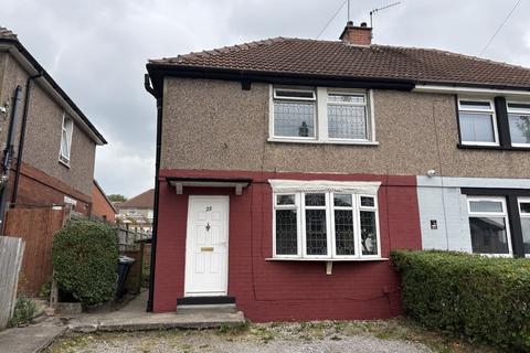 3 bedroom semi-detached house to rent, Radcliffe Avenue, Bradford BD2