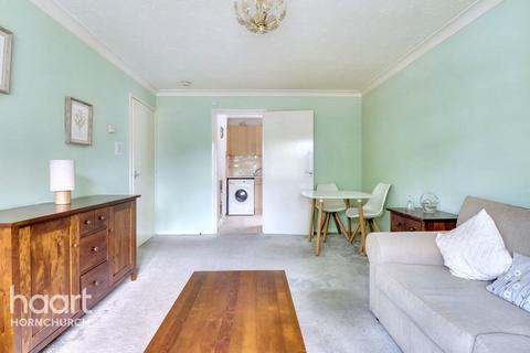 1 bedroom apartment for sale, Abbs Cross Gardens, Hornchurch
