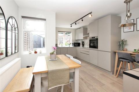 3 Flora Mews, London, SE18 2AL