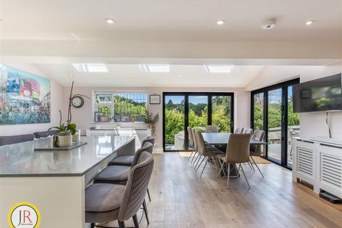 3 bedroom detached house for sale, Warwick Avenue, Cuffley