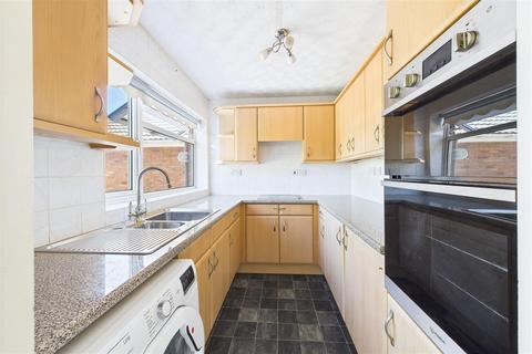 2 bedroom detached bungalow for sale, Close to Clevedon town centre