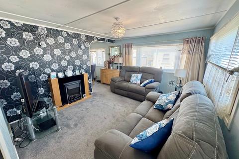 2 bedroom mobile home for sale, Lyndhurst Road, Christchurch BH23