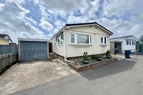 2 bedroom mobile home for sale, Lyndhurst Road, Christchurch BH23
