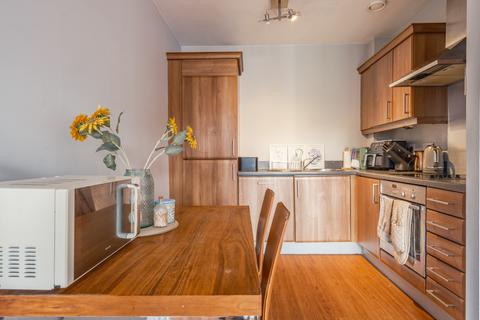 1 bedroom flat to rent, Worsdell Drive, Gateshead NE8