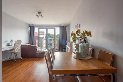 1 bedroom flat to rent, Worsdell Drive, Gateshead NE8