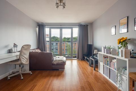 1 bedroom flat to rent, Worsdell Drive, Gateshead NE8
