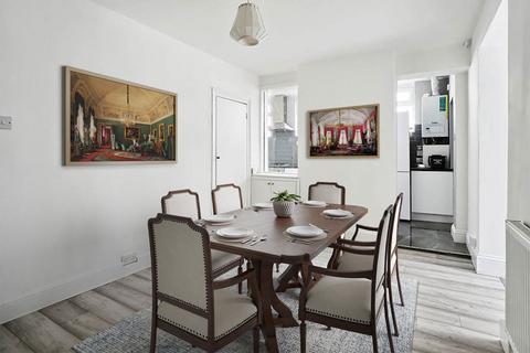 3 bedroom terraced house for sale, Denmark Road, London SE25