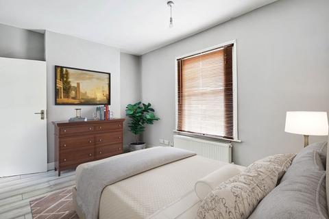 3 bedroom terraced house for sale, Denmark Road, London SE25