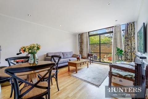 2 bedroom apartment for sale, Town Meadow, Brentford
