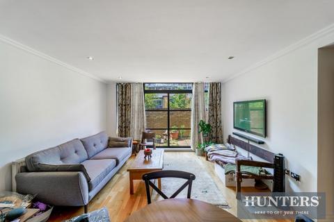 2 bedroom apartment for sale, Town Meadow, Brentford