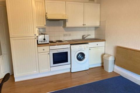 Studio to rent, Tavistock Court, Nottingham
