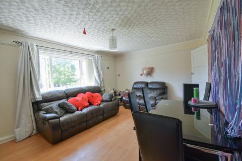 2 bedroom flat for sale, West Farm Avenue, Newcastle upon Tyne NE12